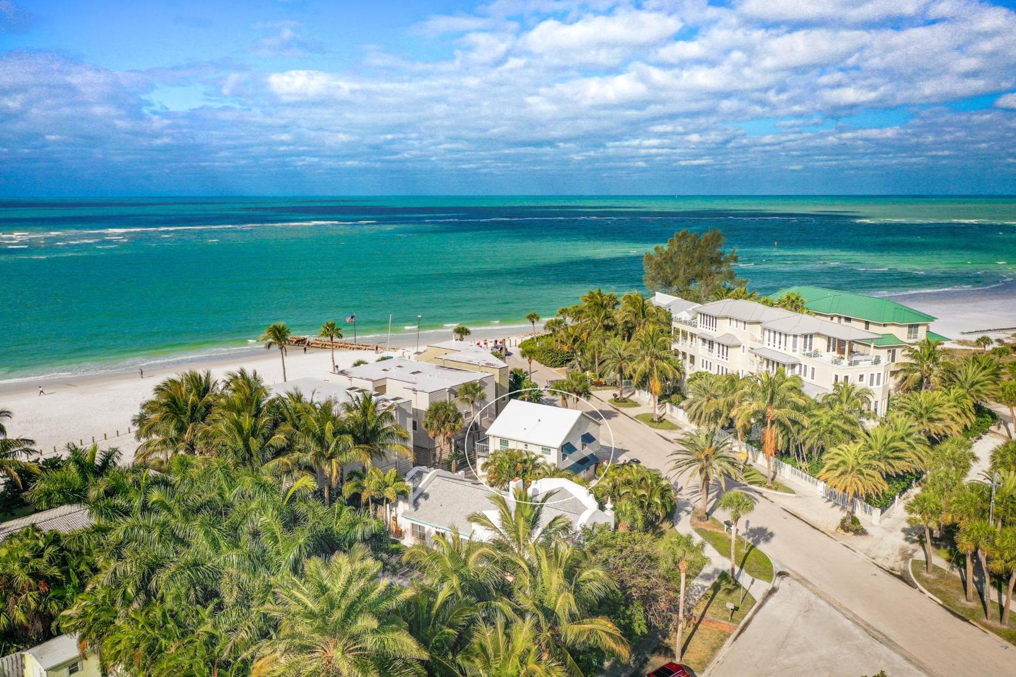 Parrot Beach Cottages Siesta Key Bilik gambar