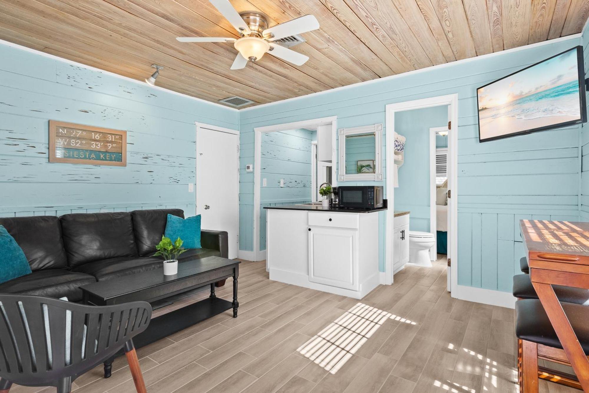 Parrot Beach Cottages Siesta Key Bilik gambar
