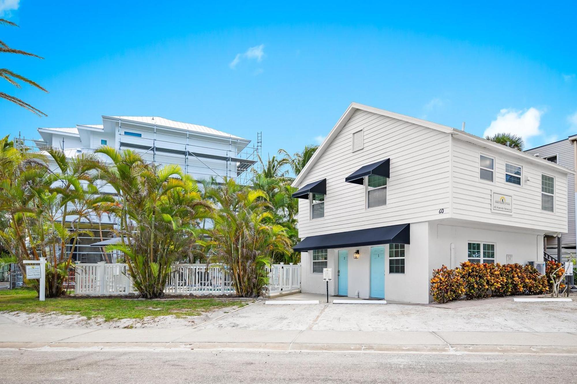 Parrot Beach Cottages Siesta Key Bilik gambar
