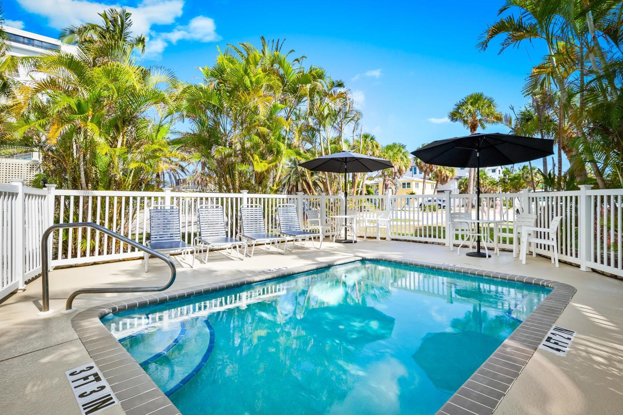Parrot Beach Cottages Siesta Key Bilik gambar