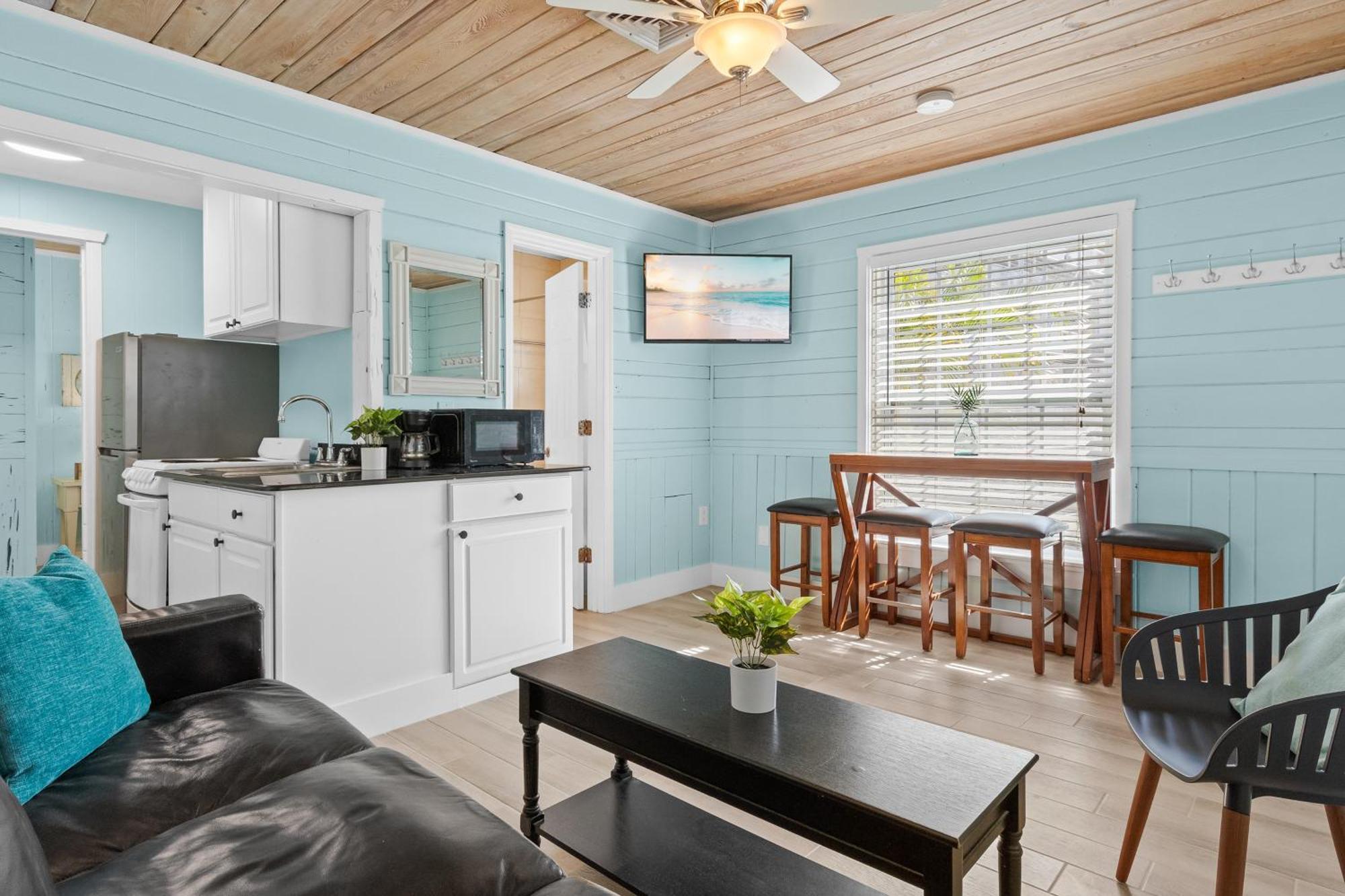Parrot Beach Cottages Siesta Key Bilik gambar